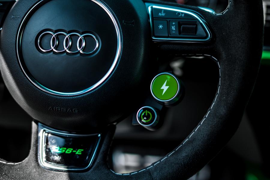 Детали интерьера Audi RS6-E Avant Concept by ABT (4G, C7) 2018 года  (фото 26 из 27)